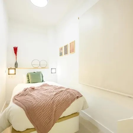 First Line, 1min To Sea, Center By 10tosea *