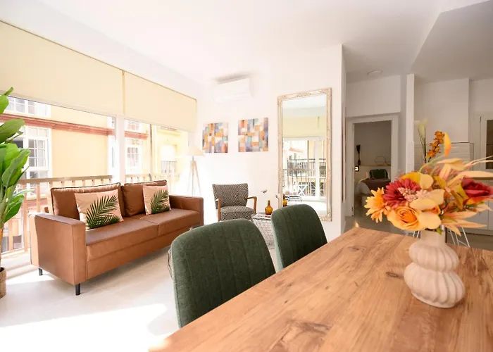 First Line, 1min To Sea, Center By 10tosea *